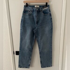 Abercrombie & Fitch Ankle Straight Ultra High Rise Jeans - Curve Love 29 NWT